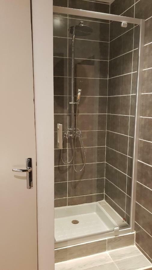 Appartement Avec Cour ★ Spacieux ★ Hyper Centre 卡斯特尔 外观 照片